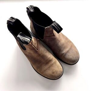 Blundstone Tobacco Brown Suede Chelsea Boots, Women’s size 8 / Men’s size 6